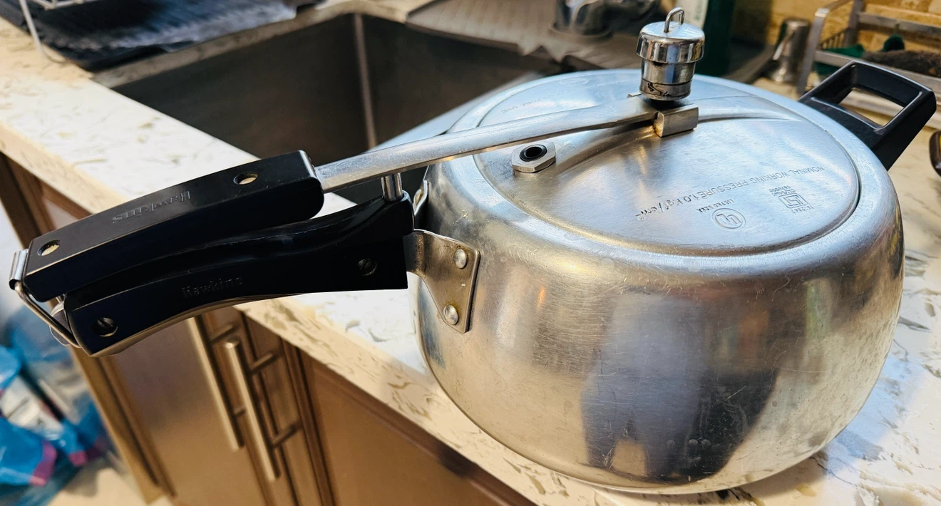 Hawkins Contura 5 Litre Pressure Cooker