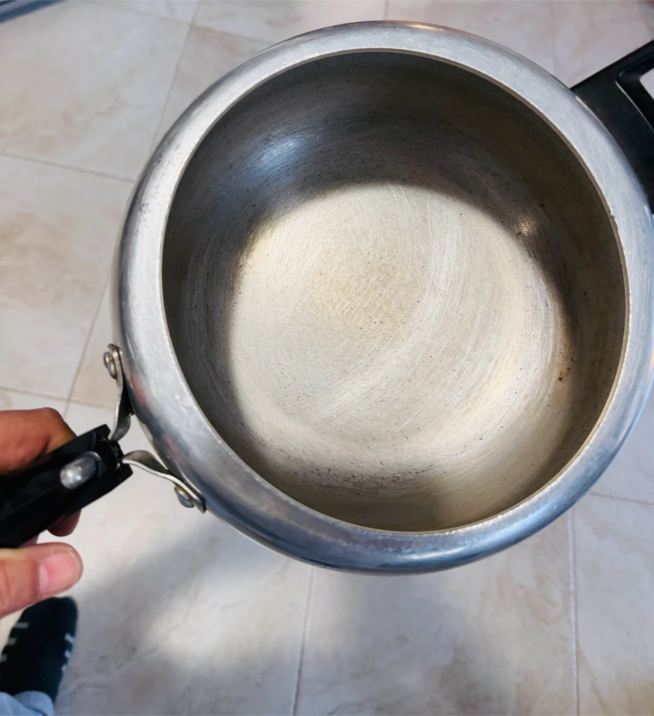 Hawkins Contura 5 Litre Pressure Cooker - photo 2