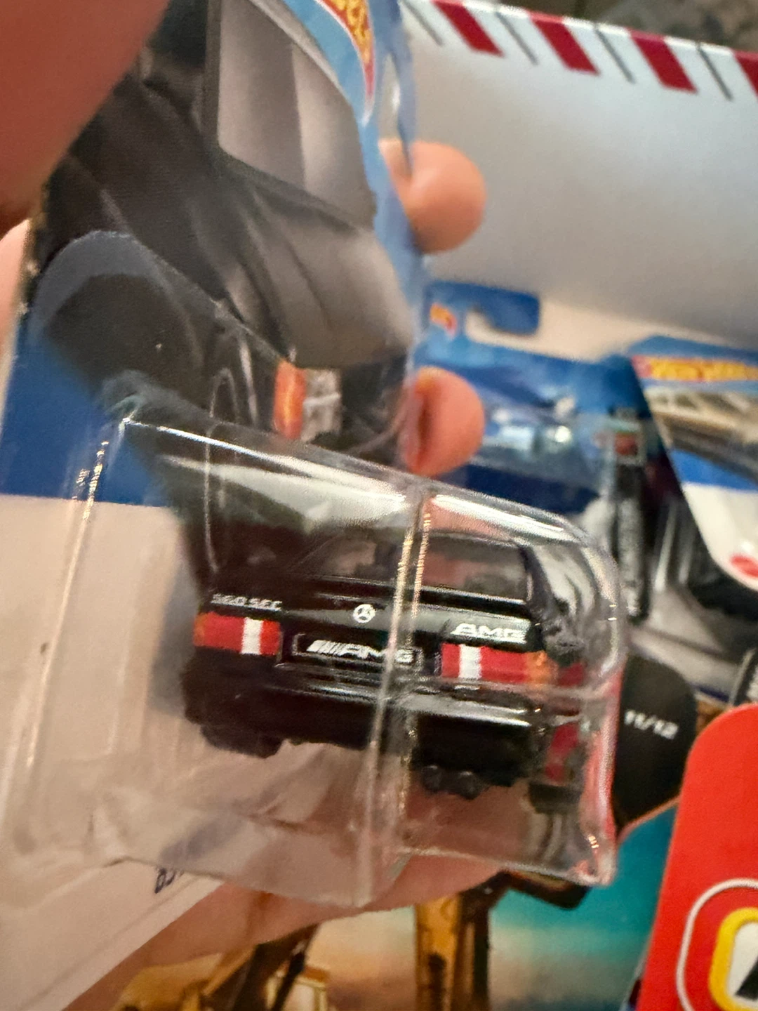 Hot Wheels 89 Mercedes-Benz 560 SEC AMG - photo 2