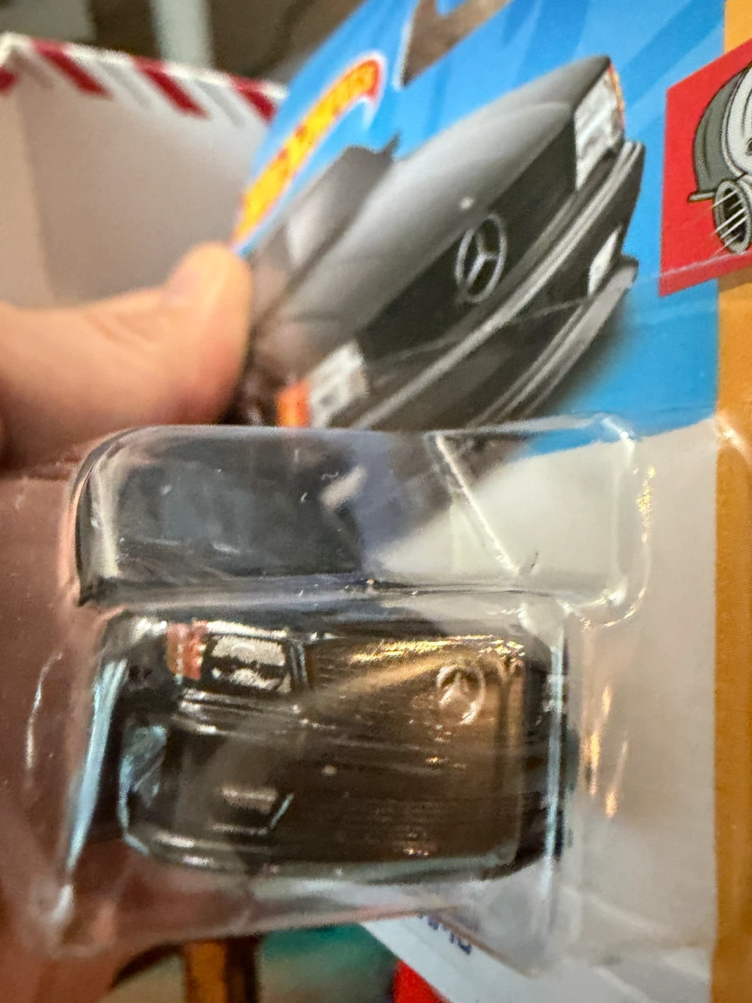 Hot Wheels 89 Mercedes-Benz 560 SEC AMG - photo 3