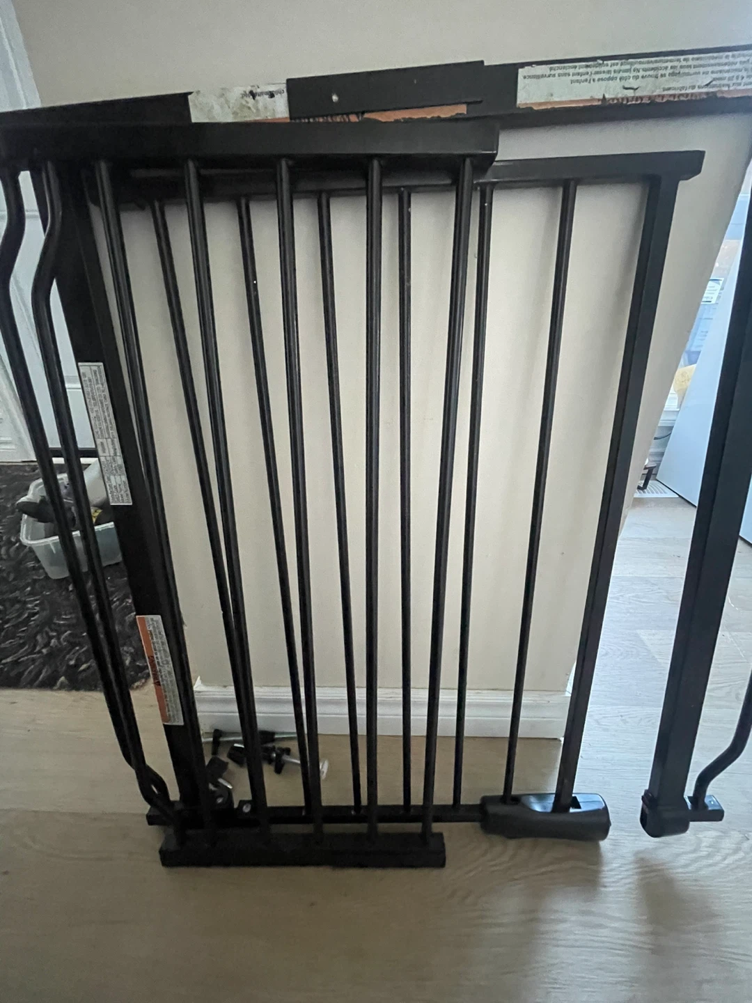 Black Metal Pressure-Mounted Safety Gate