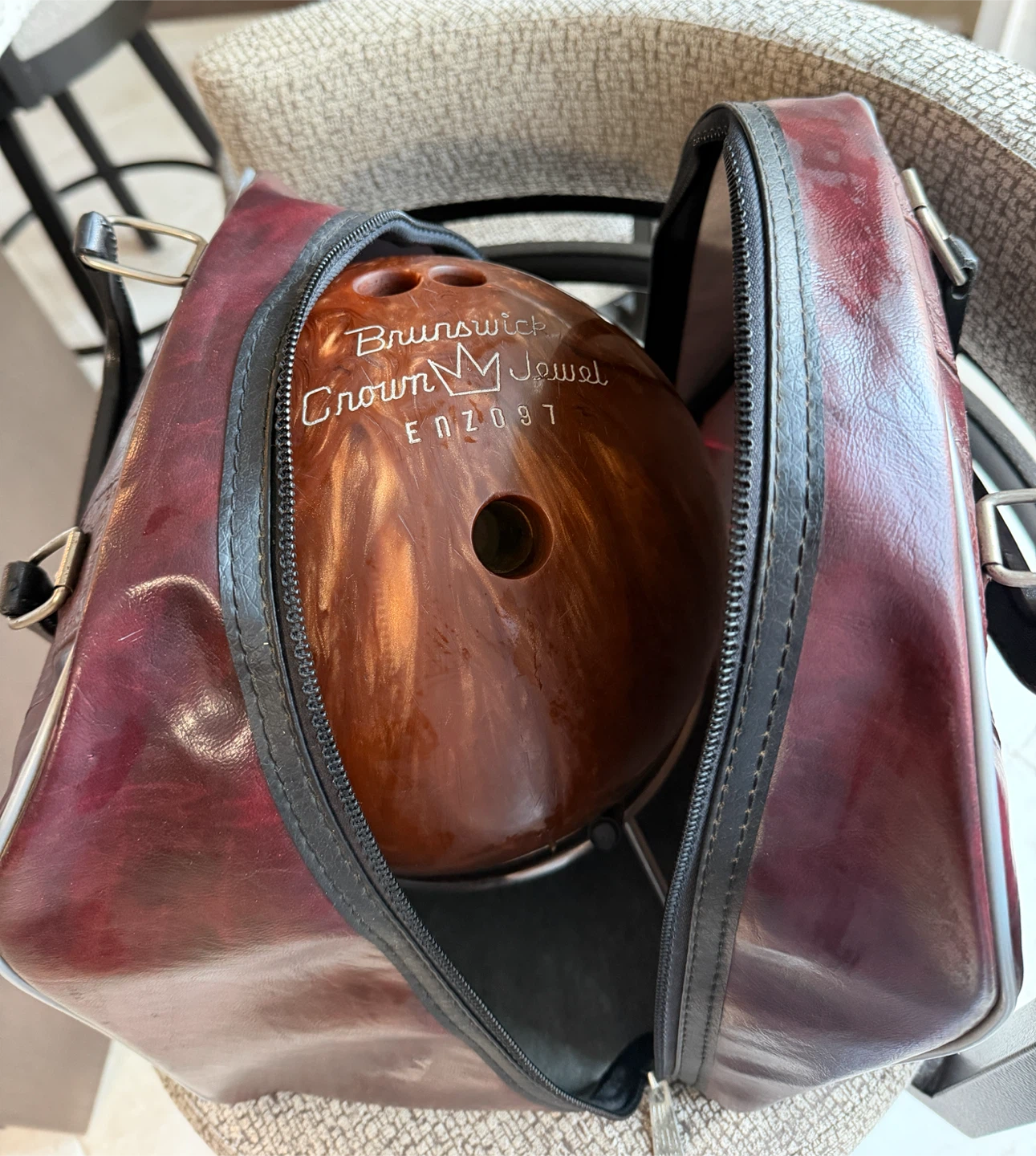 Brunswick Crown Jewel Bowling Ball with Bag (15 kb) - photo 4