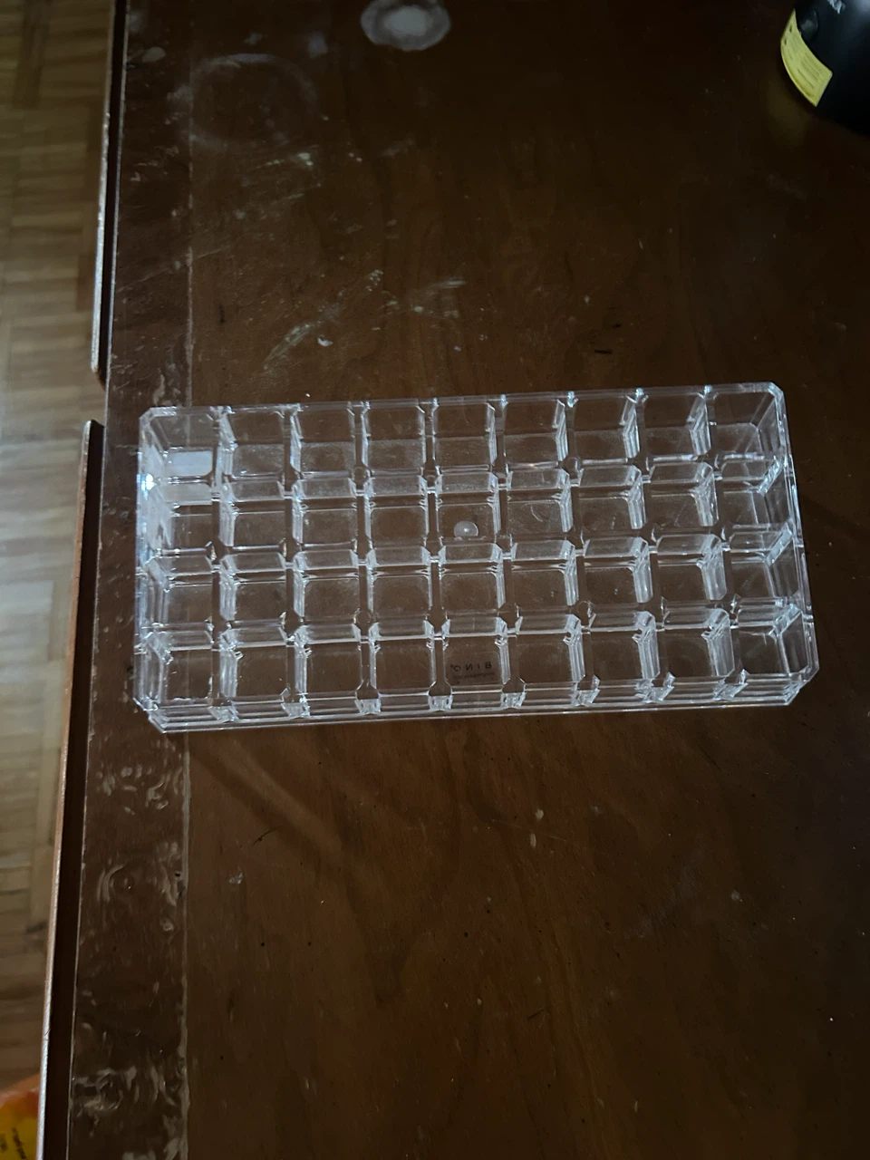 lipstick holder tray