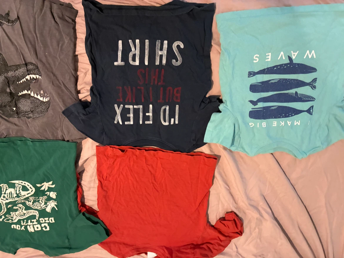 Lot of 7 Boys Graphic T-Shirts - photo 3
