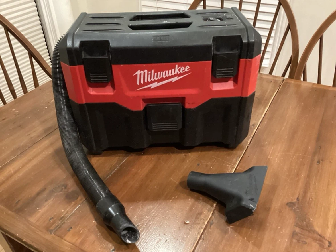 Milwaukee M18 Cordless Wet/Dry Vacuum