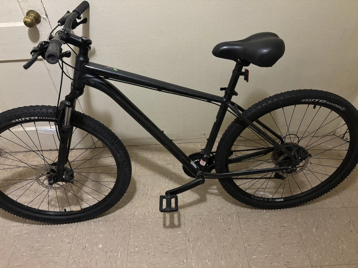 Cannondale Trail 8 Mountain Bike