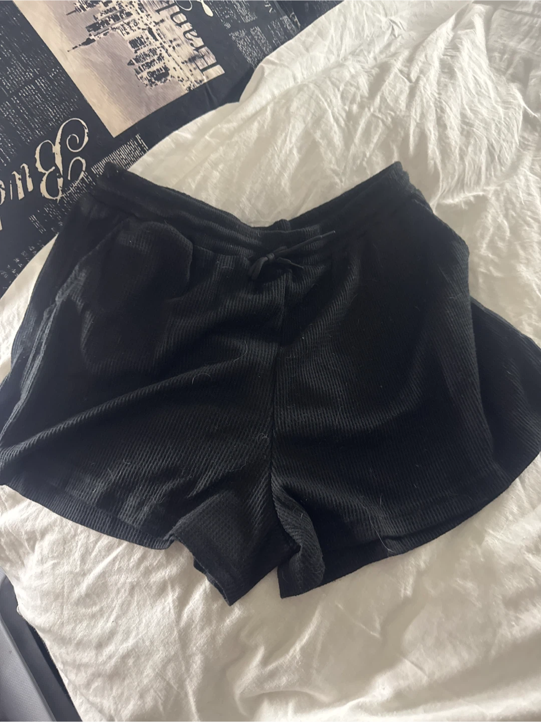 Black ribbed lounge shorts