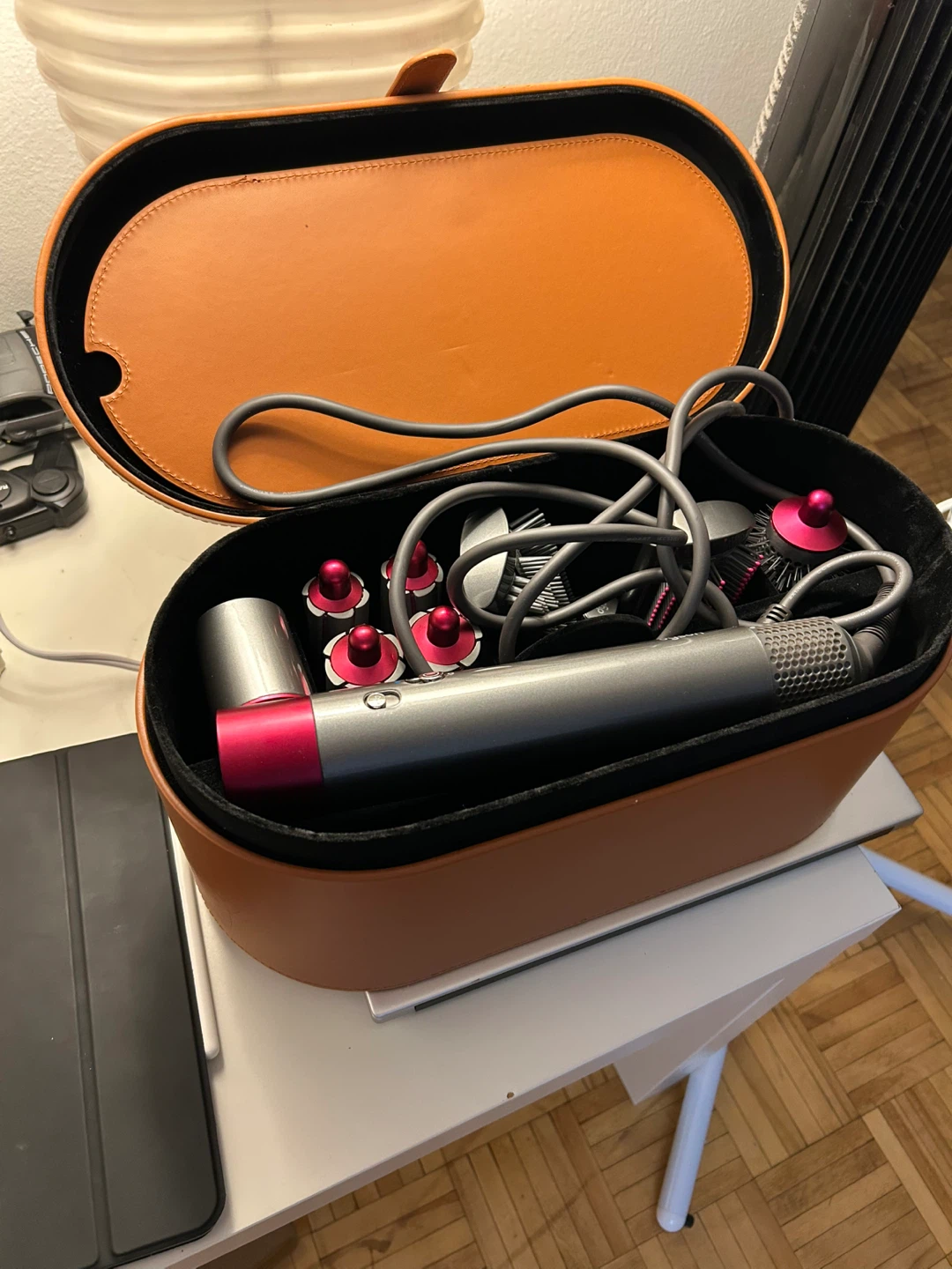 Dyson Airwrap Multi-Styler with Storage Case - photo 3