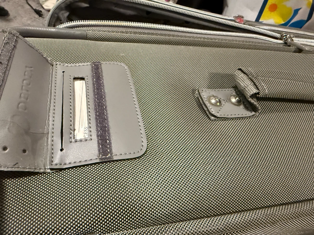 Delsey Luggage Suitcase mid size - photo 3