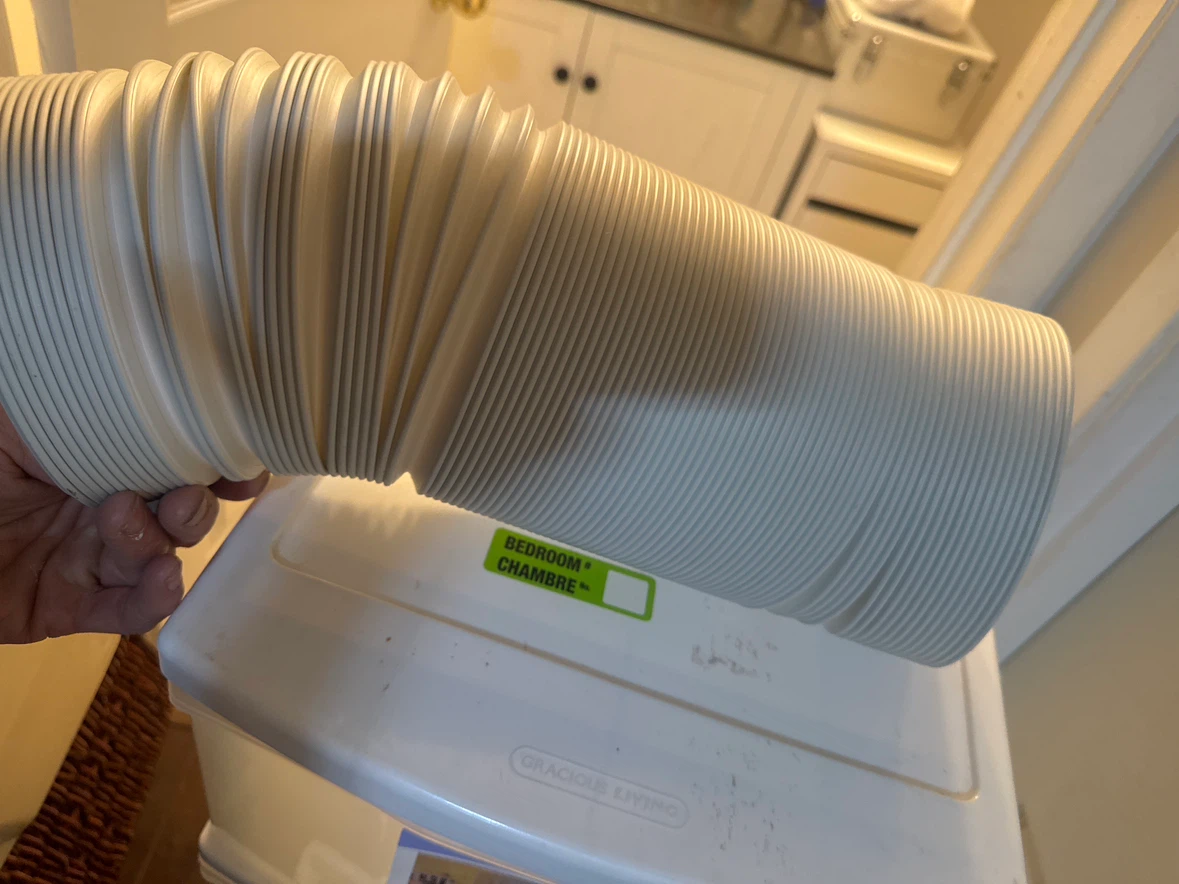 Portable air conditioner exhaust hose