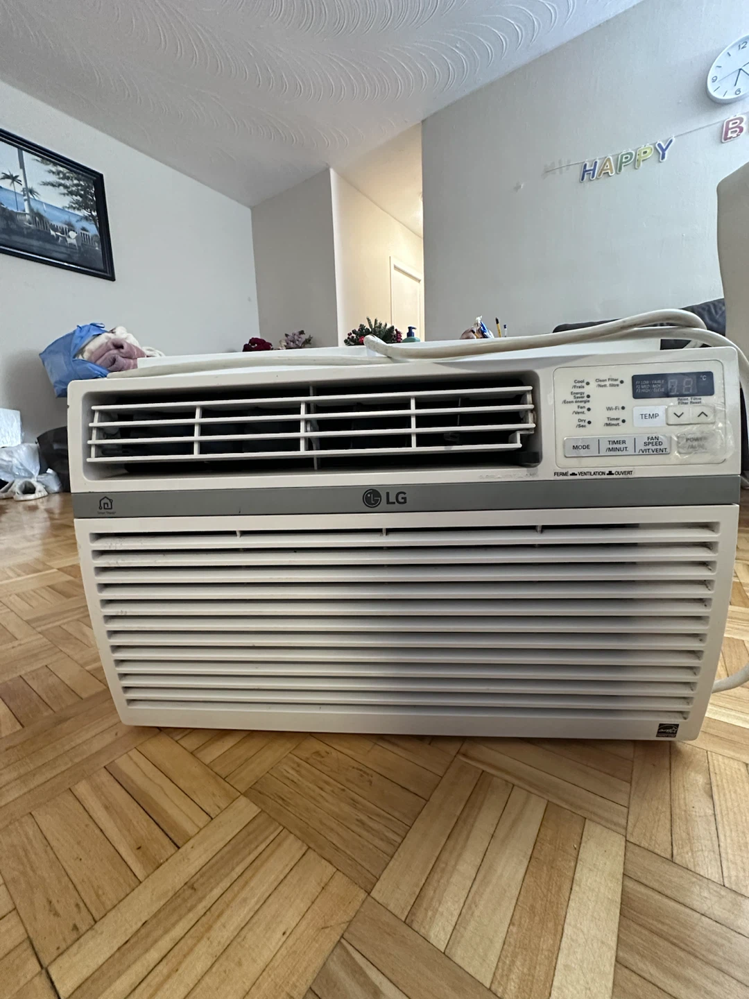 Window unit air conditioning  moving sale