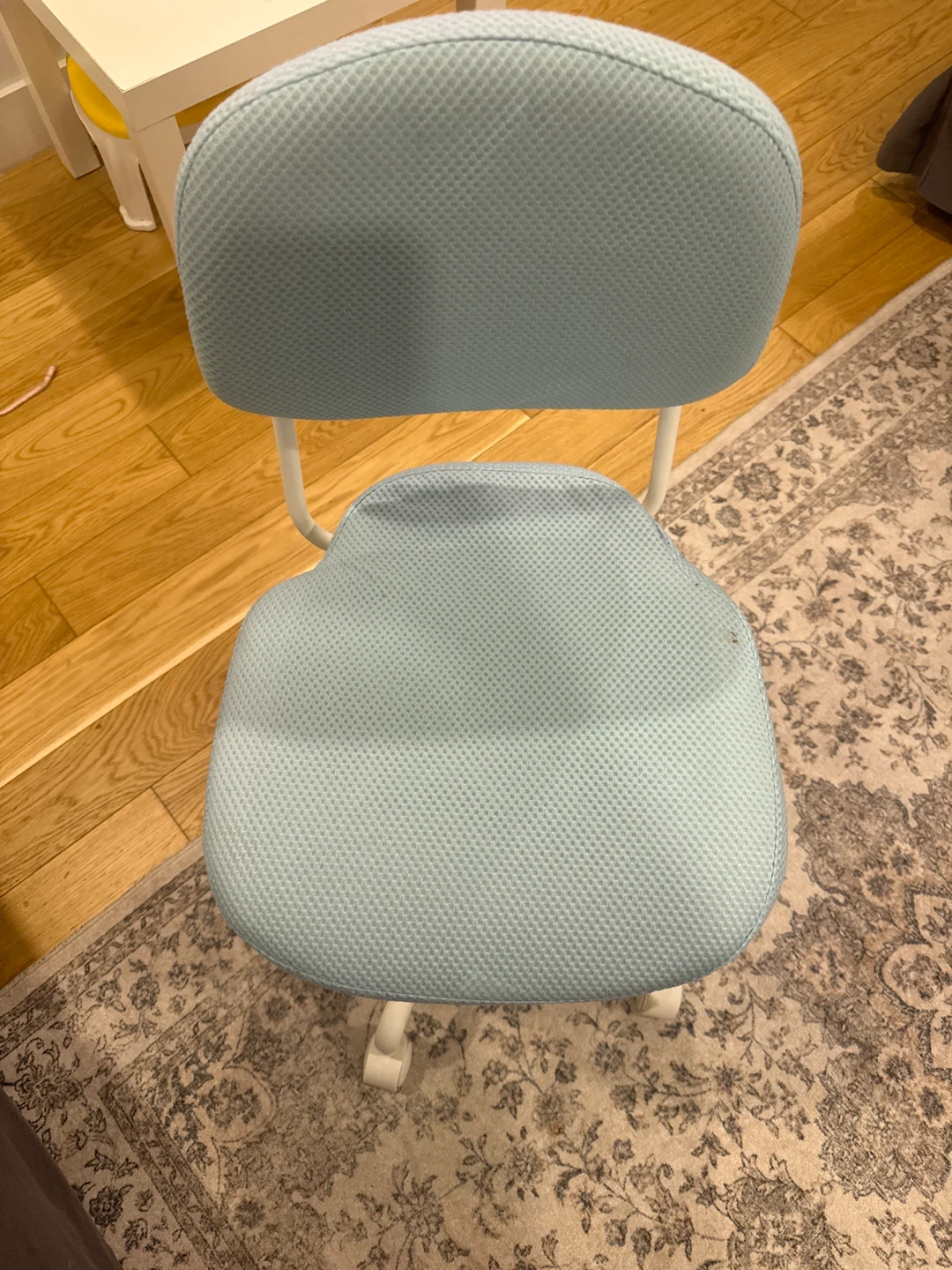 Light Blue Kids Rolling Desk Chair