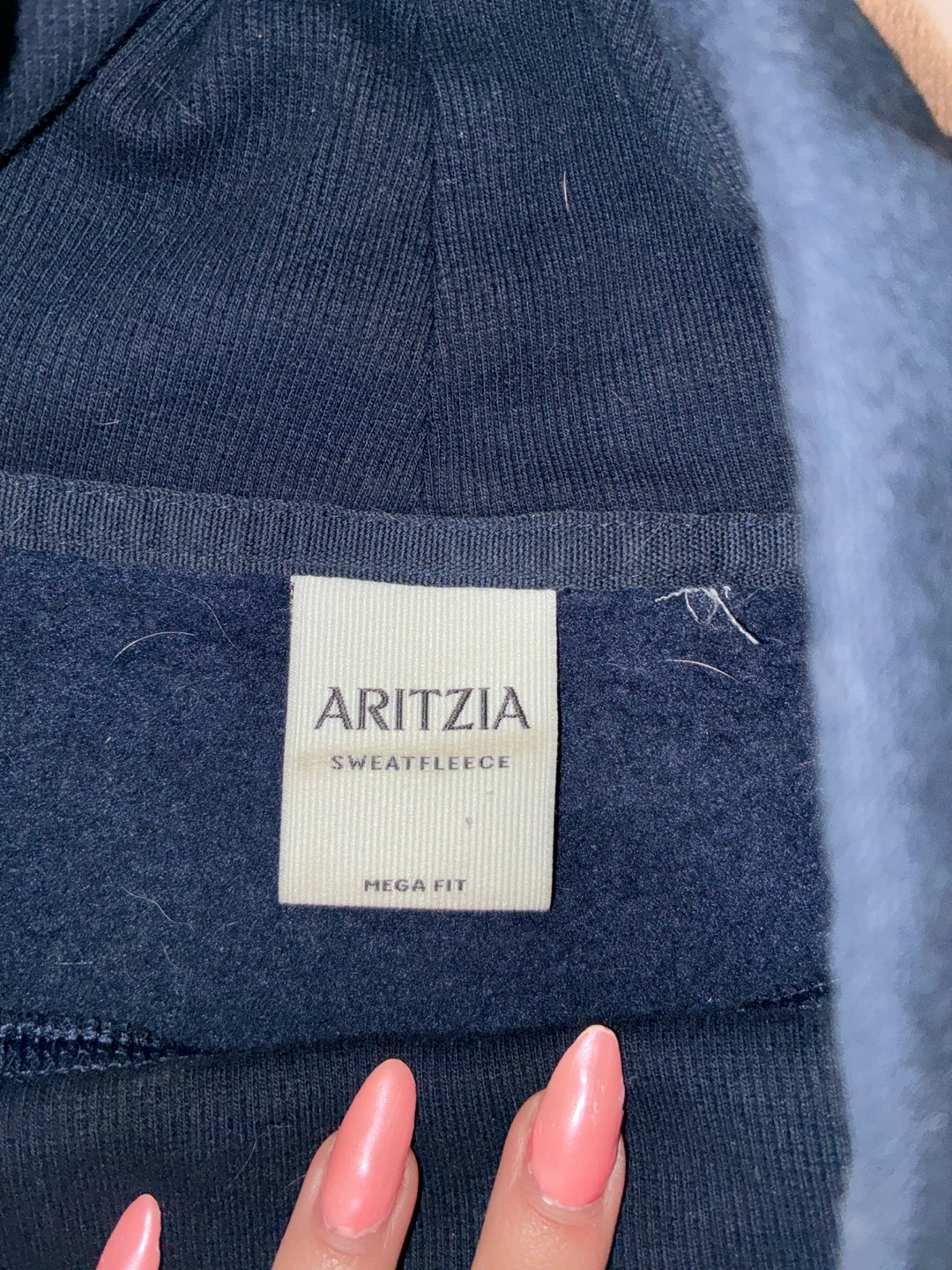 Aritzia Sweatfleece Mega Fit Pullover - photo 2