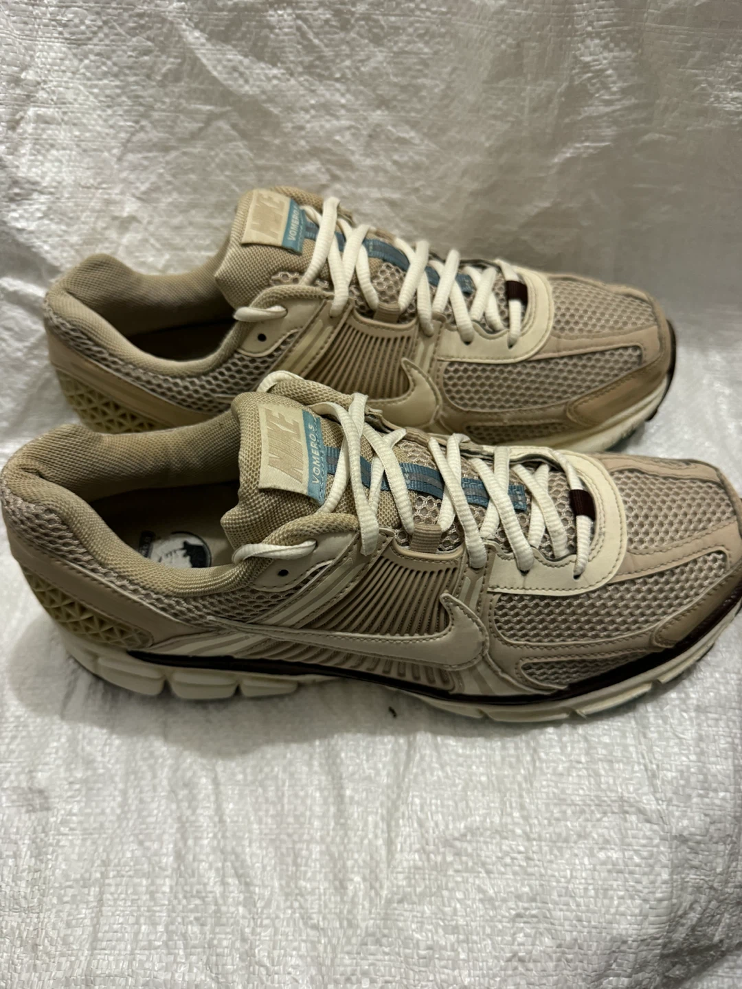 Nike Vomero 5 Shoes - photo 2