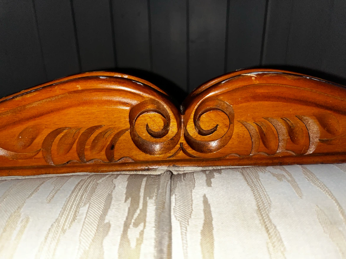 Champagne vintage couch - photo 3