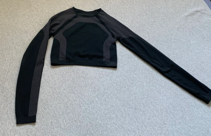 Long Sleeve Crop Top Black - Unsure of Size