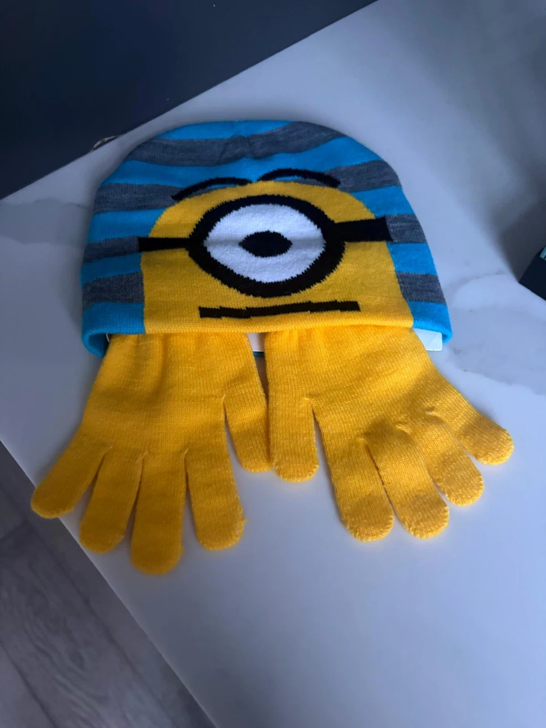 Minions Kids Hat and Mittens Set - photo 3