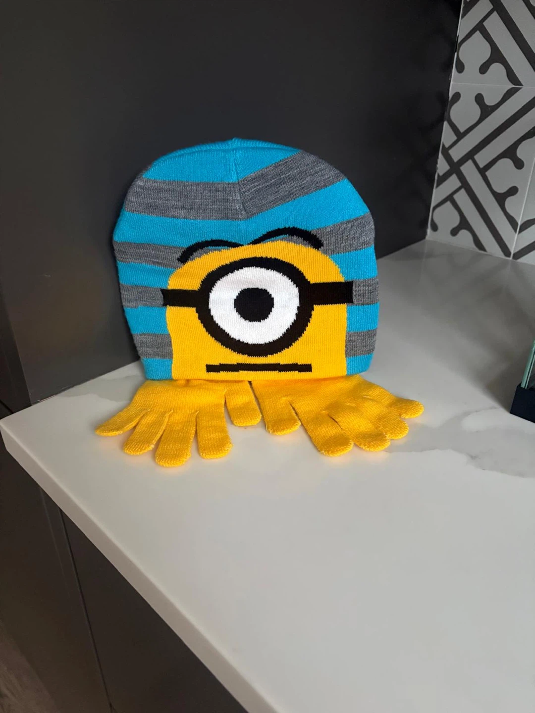 Minions Kids Hat and Mittens Set - photo 4