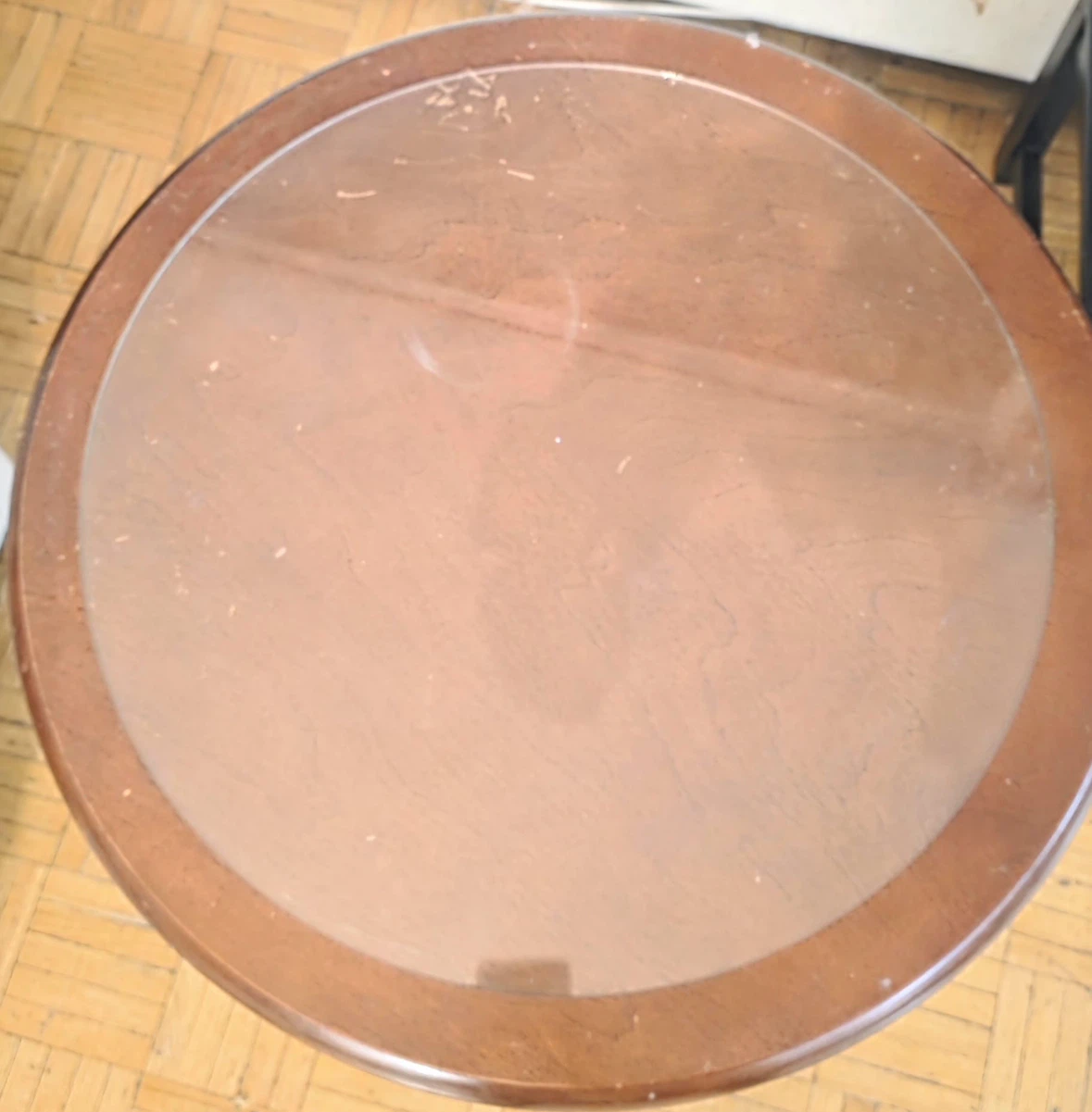 Round wooden side table - photo 2