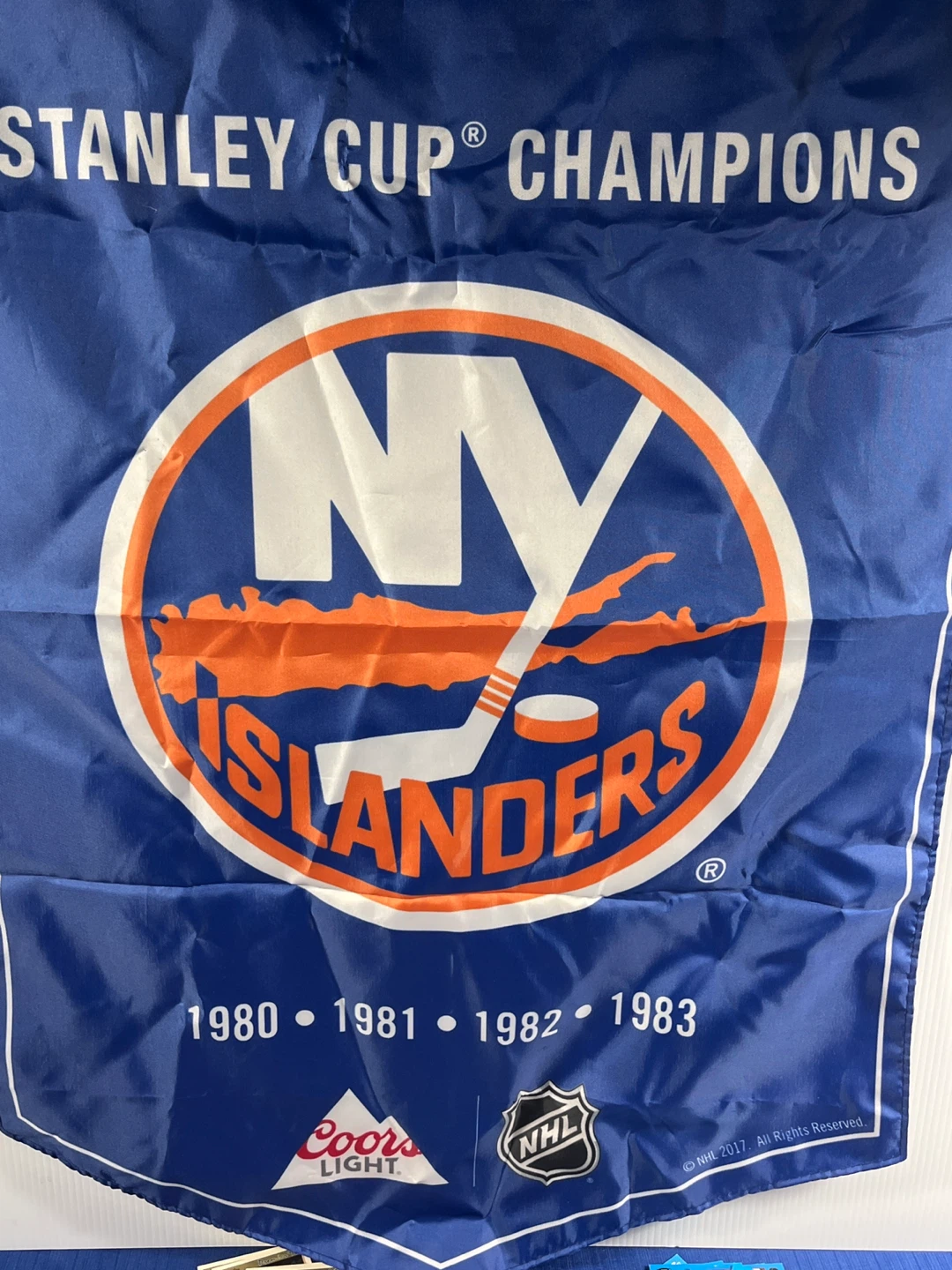 New York Islanders Stanley Cup Banner + FREE Hockey Card Lot - photo 2