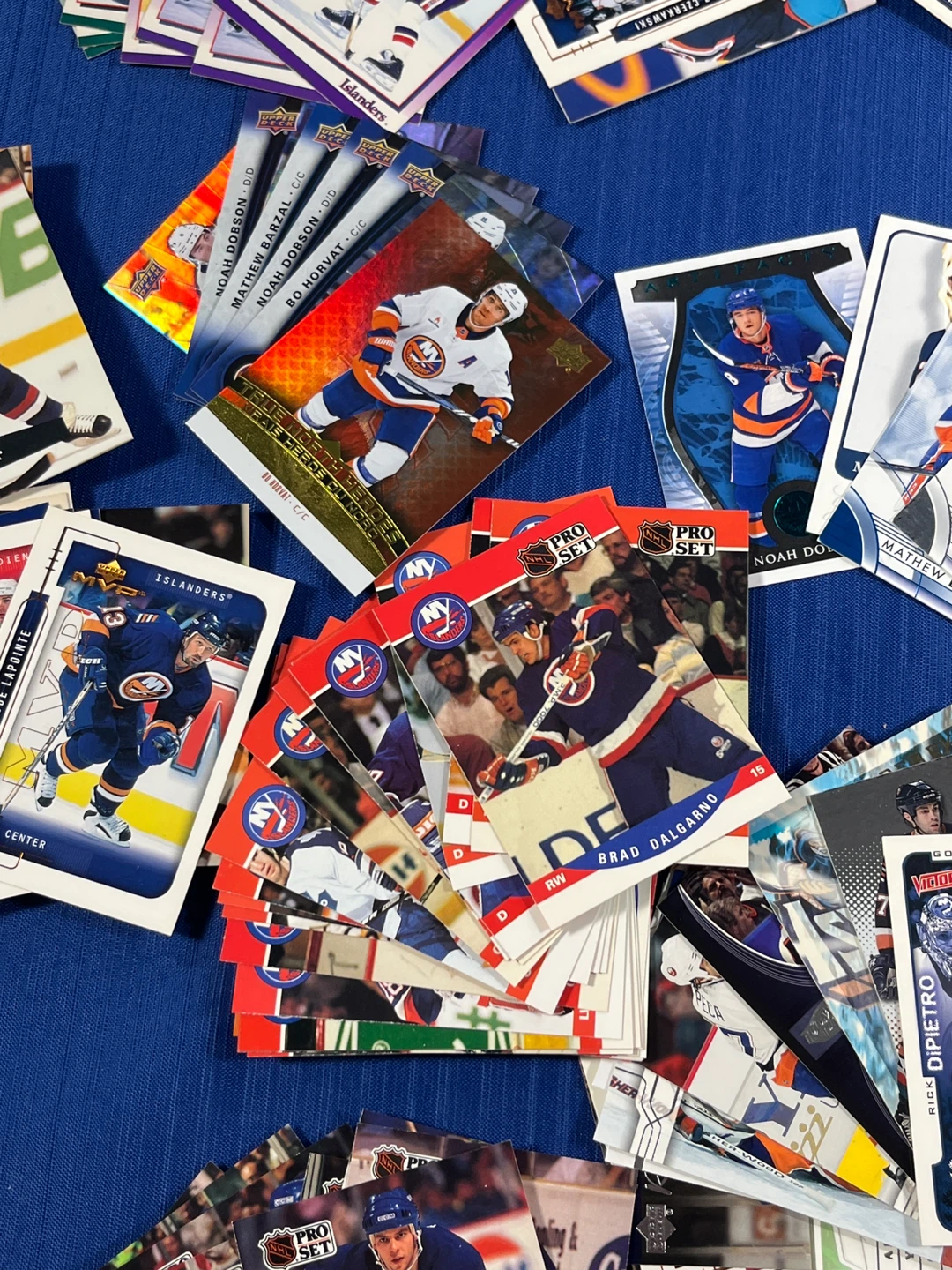 New York Islanders Stanley Cup Banner + FREE Hockey Card Lot - photo 4