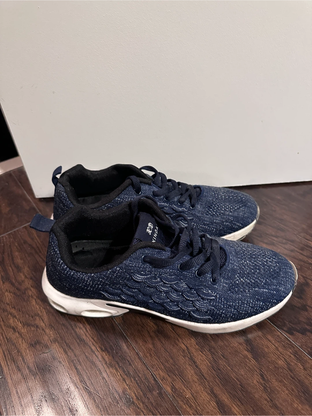 Xinda Blue Sneakers Size 8