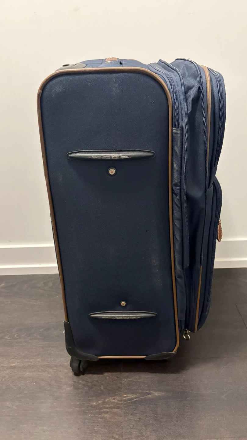 Pierre Cardin navy rolling suitcase - photo 2