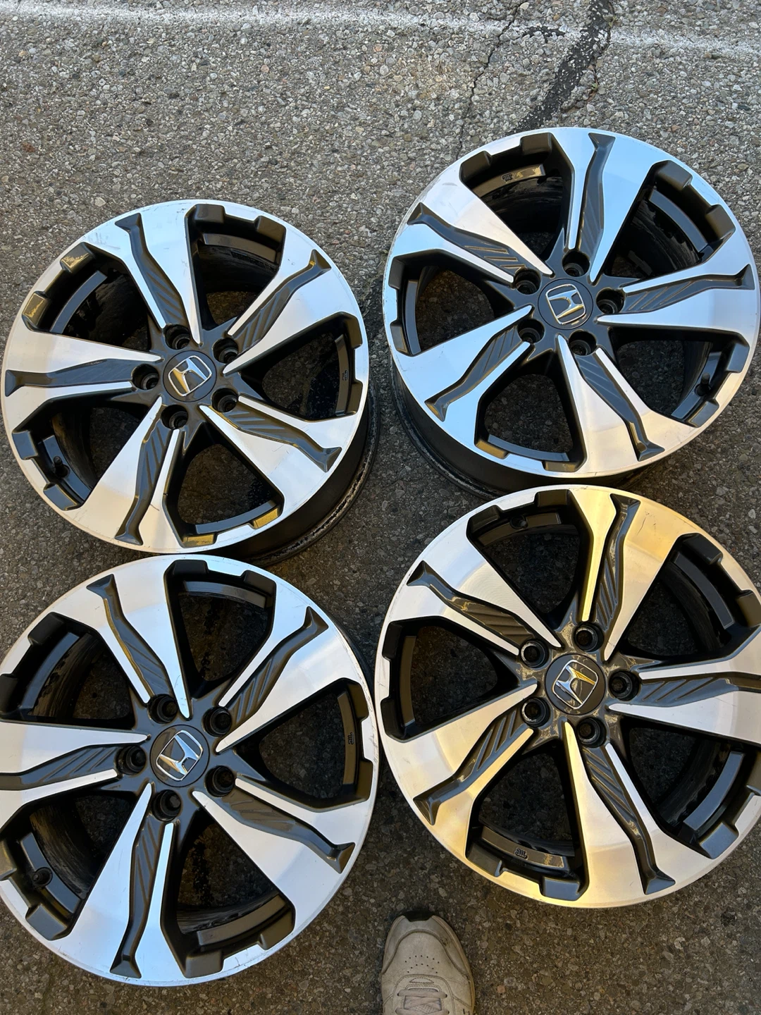 Set of 4 Honda Alloy Wheels 17”