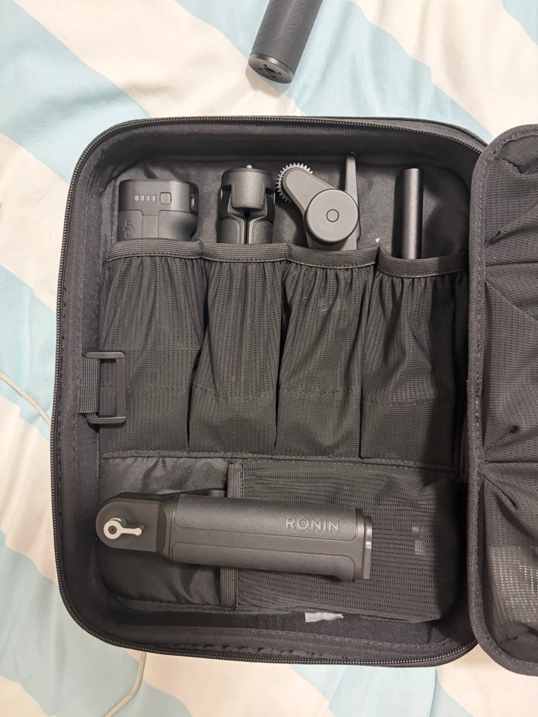 DJI RS4 Combo with FREE Neewer side Handles - photo 4