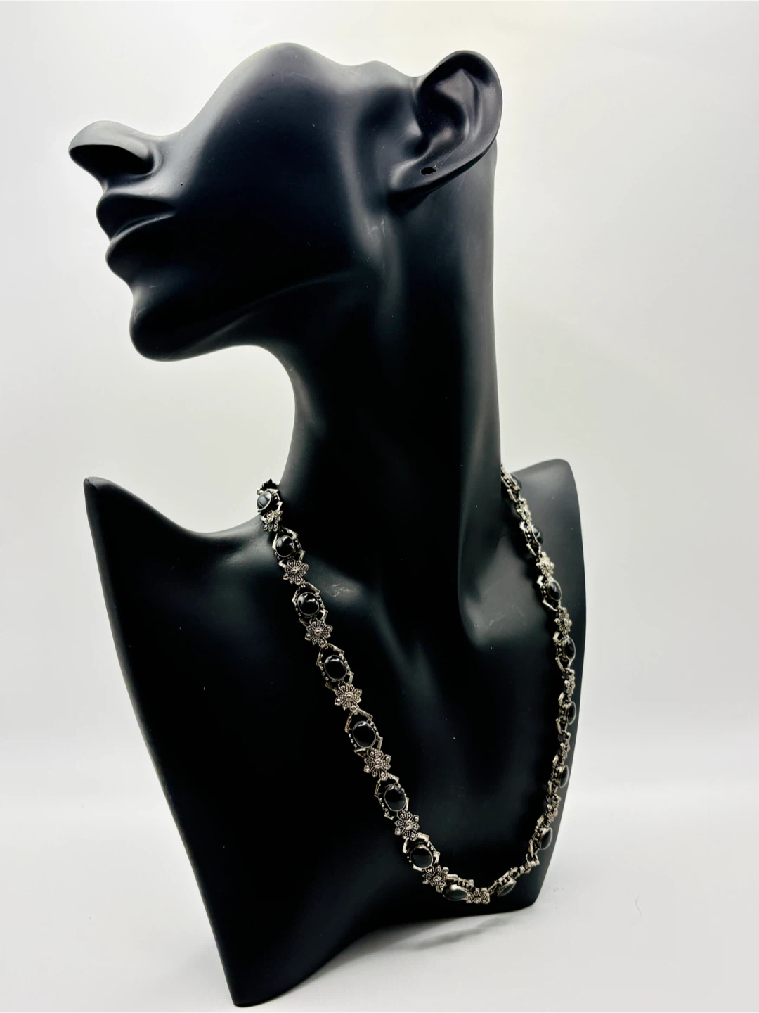 Vintage style silver tone black cabochon necklace - photo 2