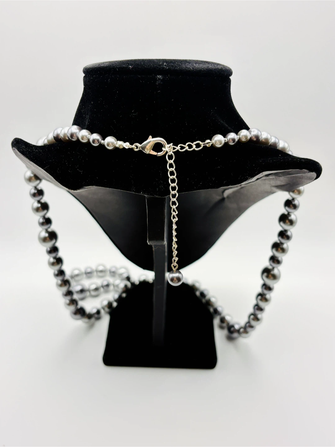 Vintage Long Grey Faux Glass Pearl Necklace - photo 5