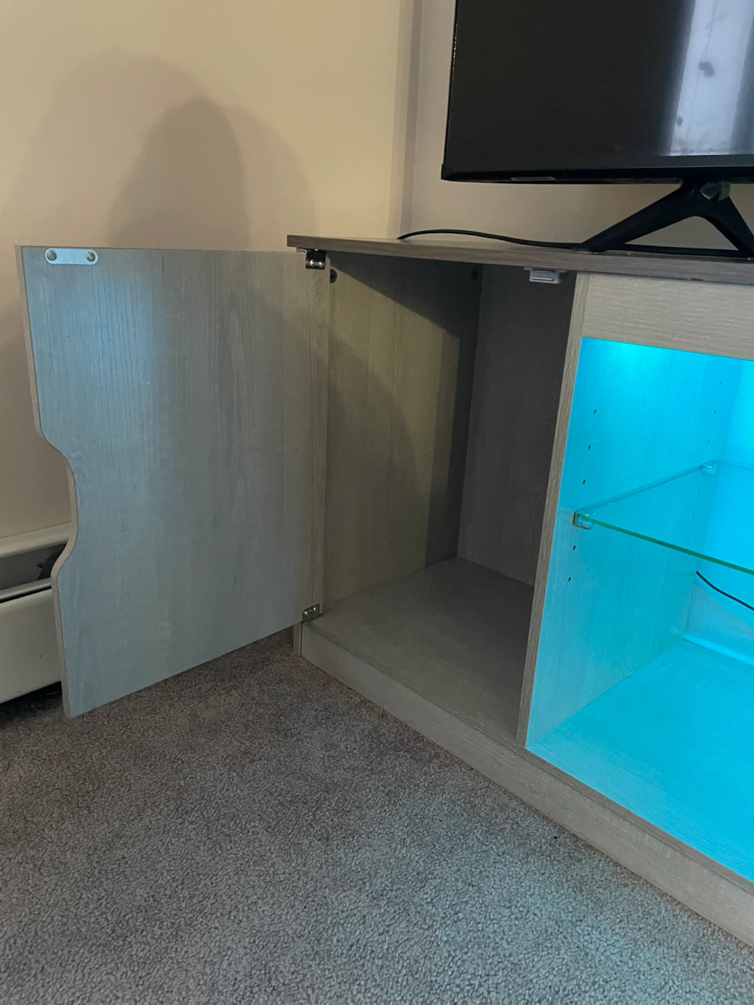 Modern LED TV Stand with Smart TV 55” - photo 3