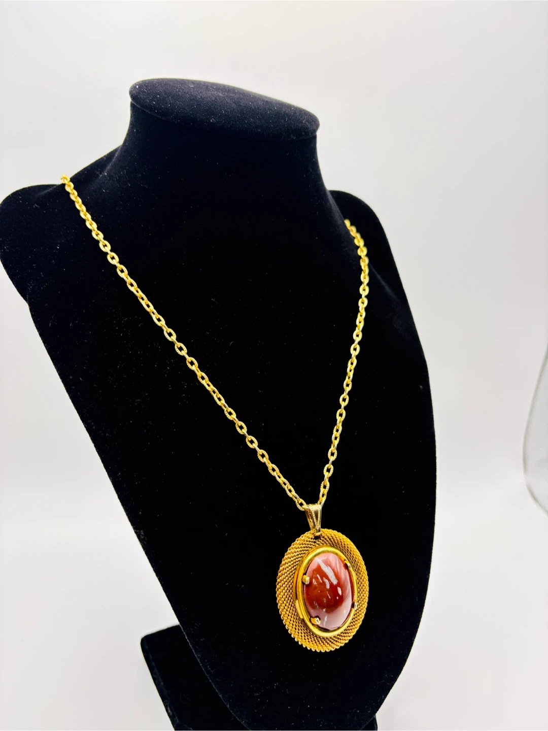 Vintage Oval Red Jasper Pendant Necklace - photo 2
