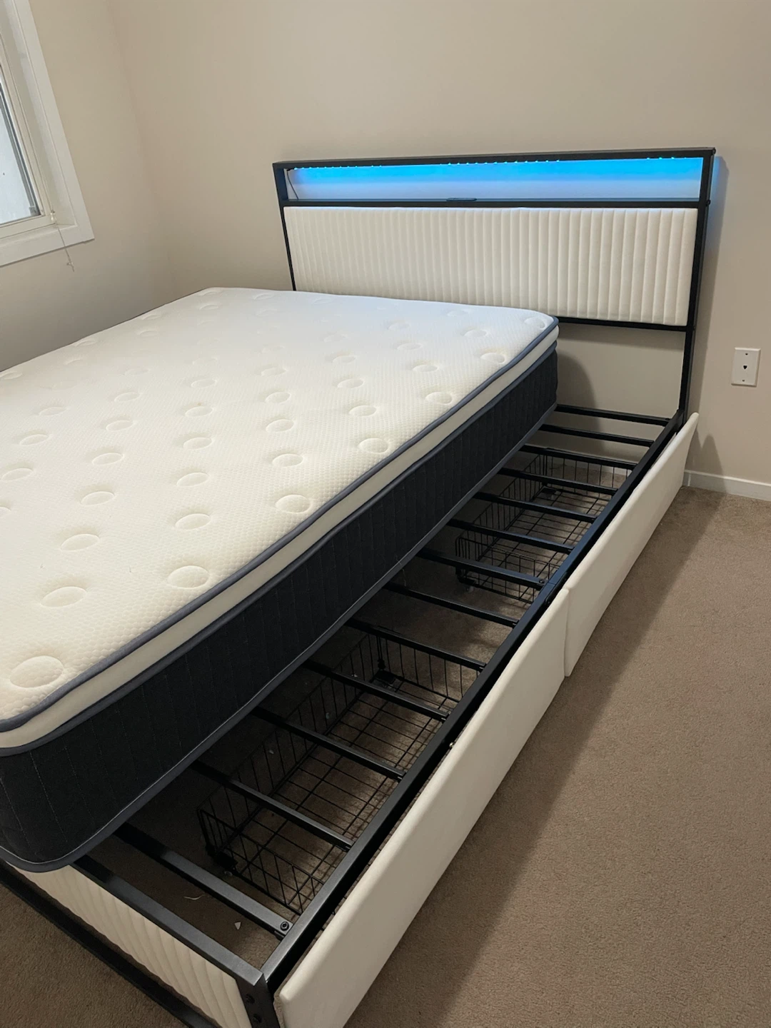 Queen bed frame with mattress - photo 5