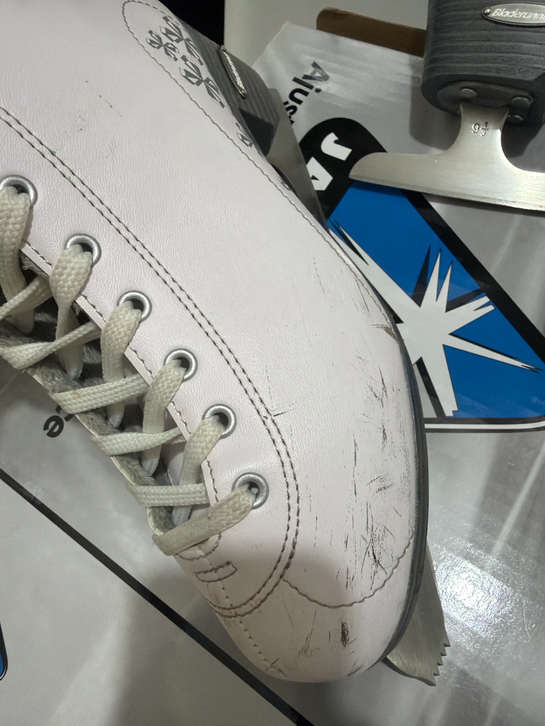 Bladerunner Women's Ice Skates Size 9 1/3 - photo 3