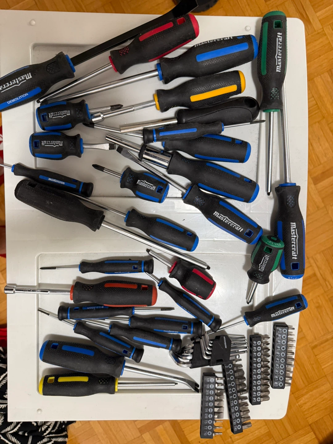 Mastercraft Screwdriver and Tool Set