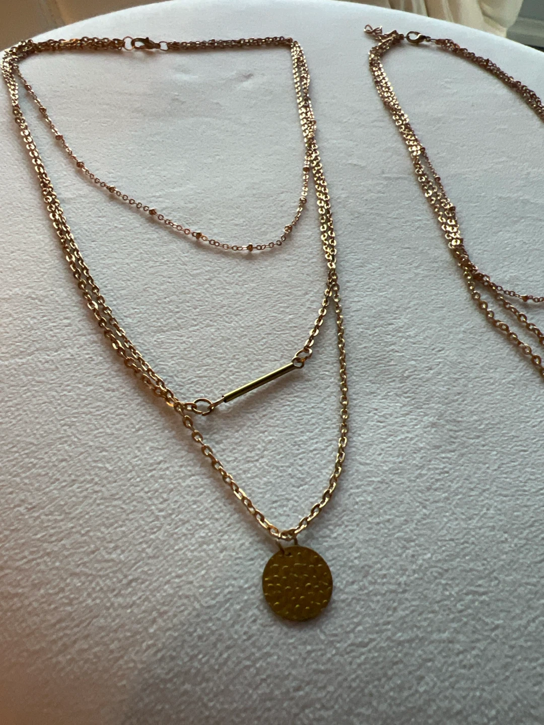 Two gold color necklaces (costume jewelry) - photo 2