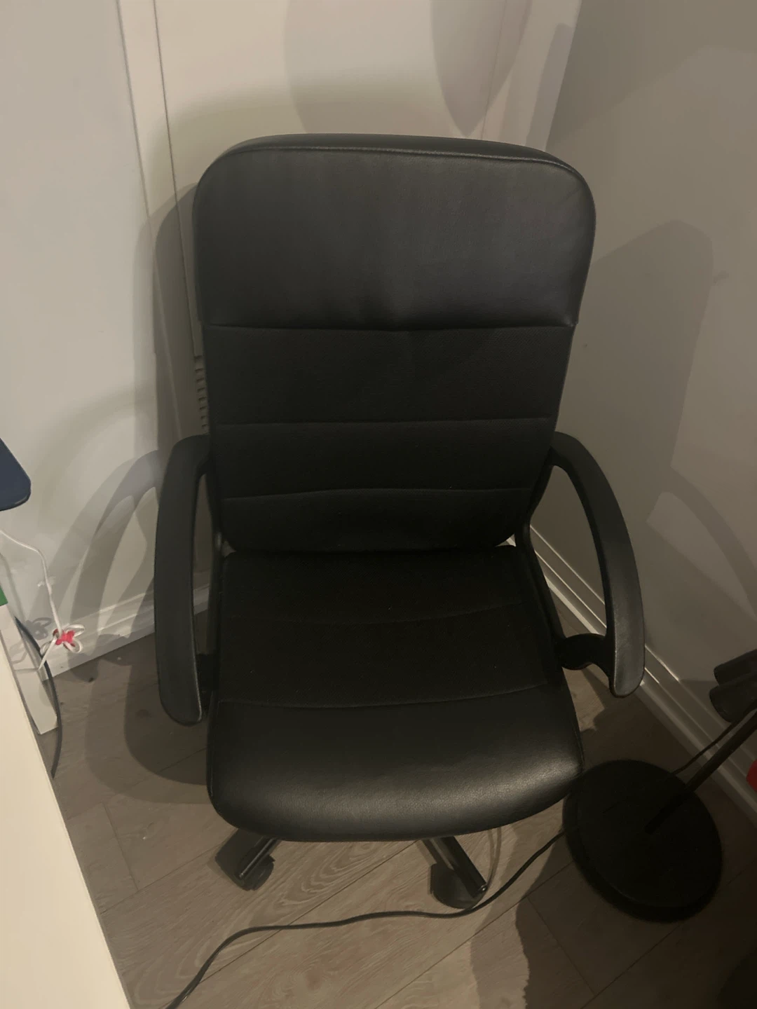Black Office Chair - photo 2