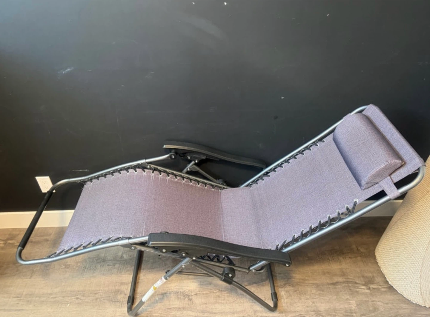 Lounge chair foldable