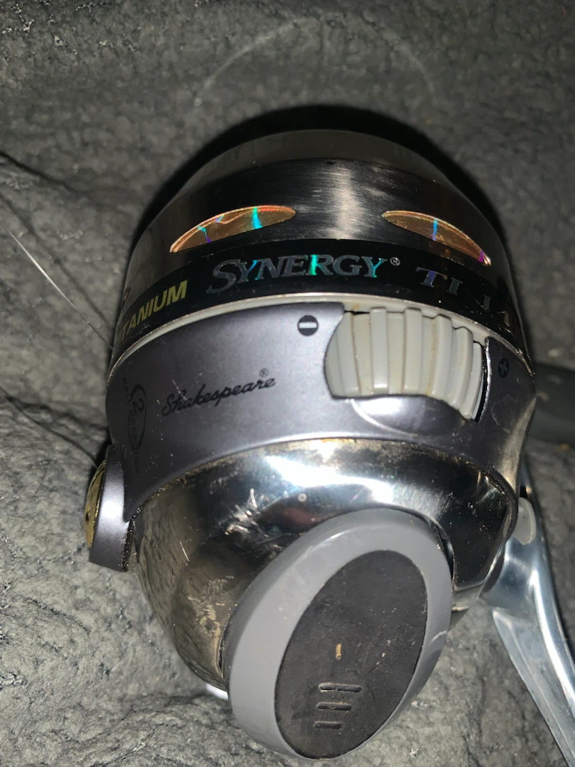 Shakespeare Synergy Ti 14 and Zebco 20/20 Fishing Reels - photo 2