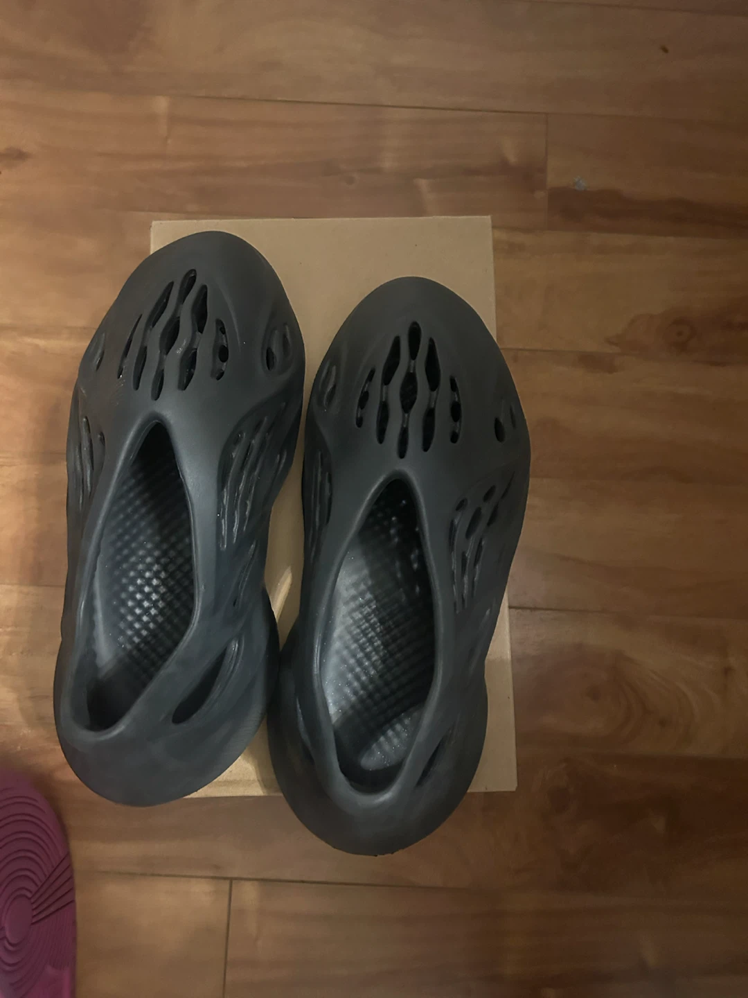Adidas Yeezy Foam Runner Onyx Size 7 - photo 2