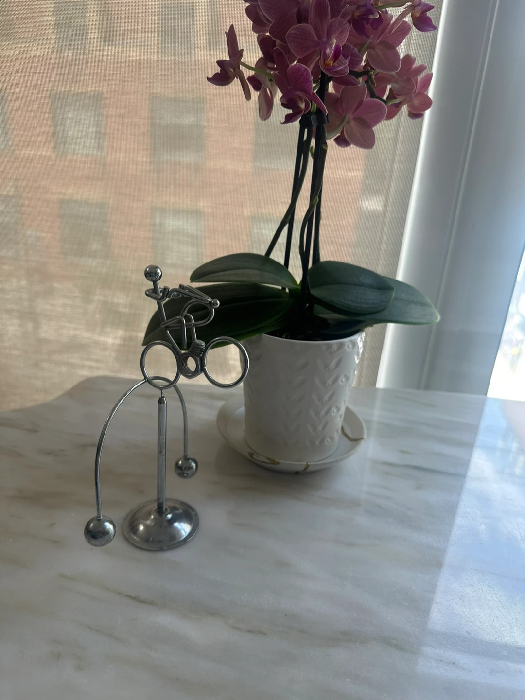 Metal balancing cyclist kinetic toy - photo 3