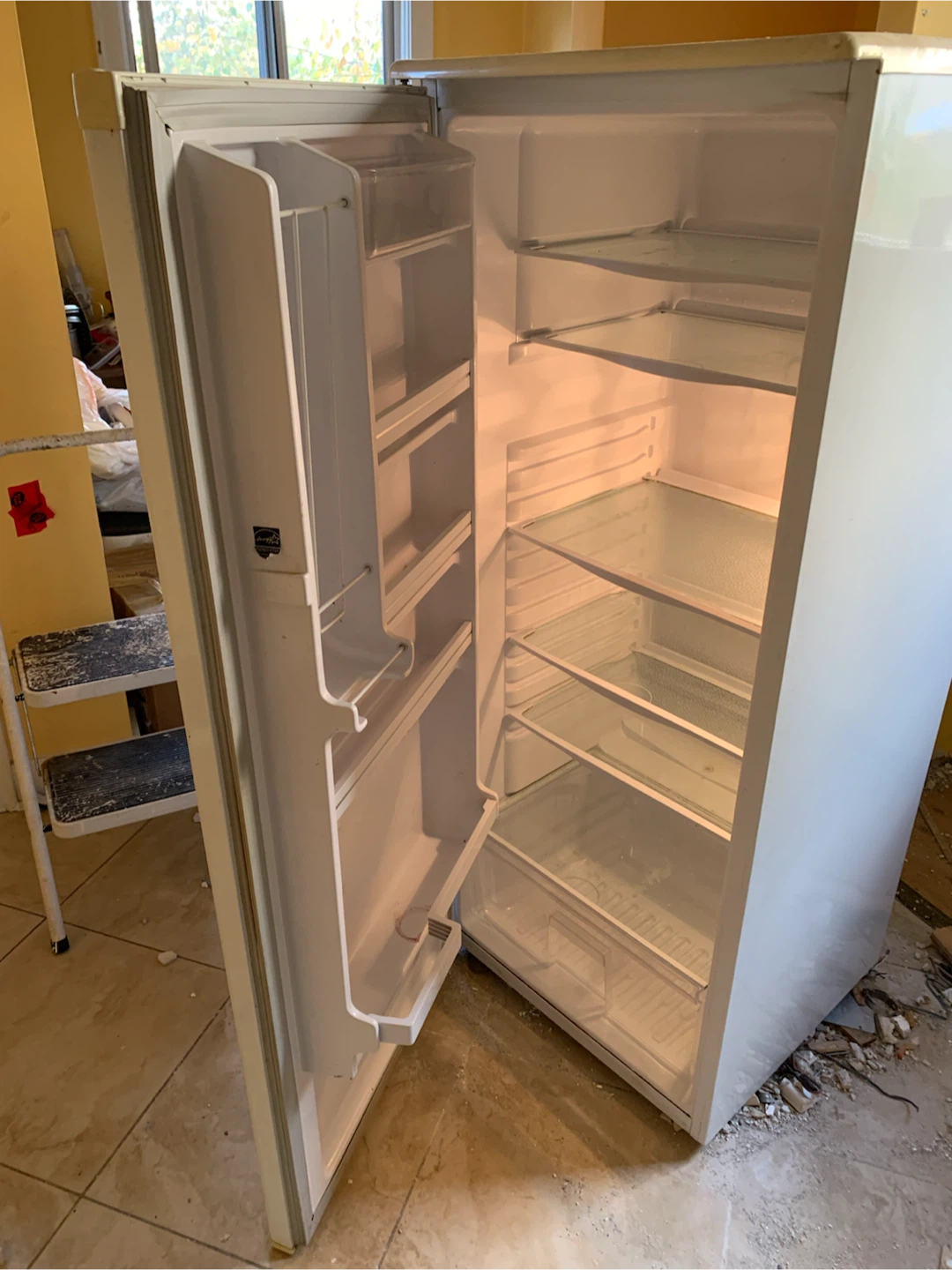 Danby refrigerator - photo 4