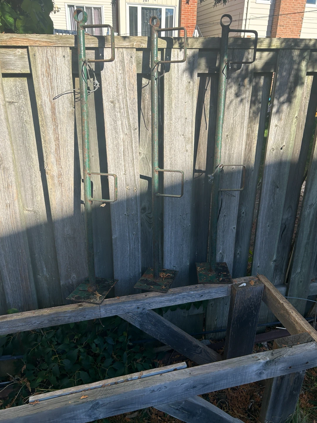 Roof perimeter fall railing
