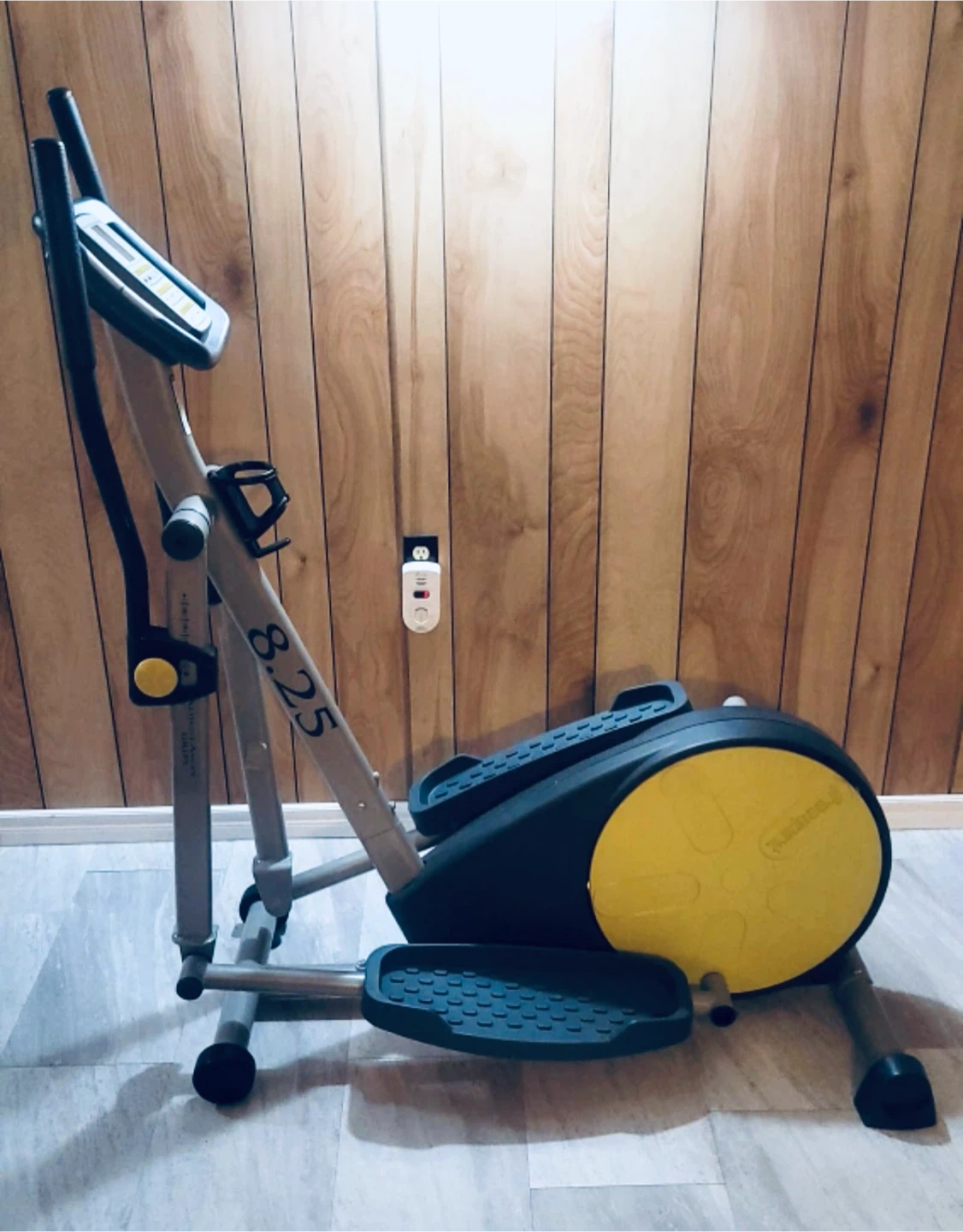 Weslo 8.25 Elliptical Machine