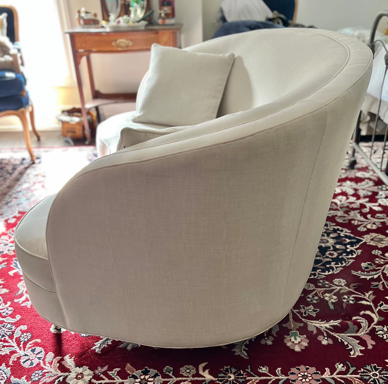 Ethan Allen "Channing" Curved Loveseat / Sofa - Cream Fabric - photo 3