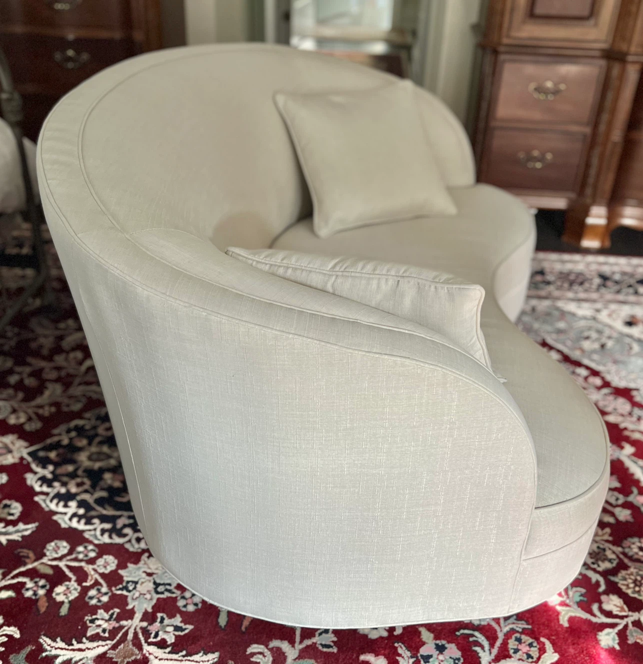 Ethan Allen "Channing" Curved Loveseat / Sofa - Cream Fabric - photo 4