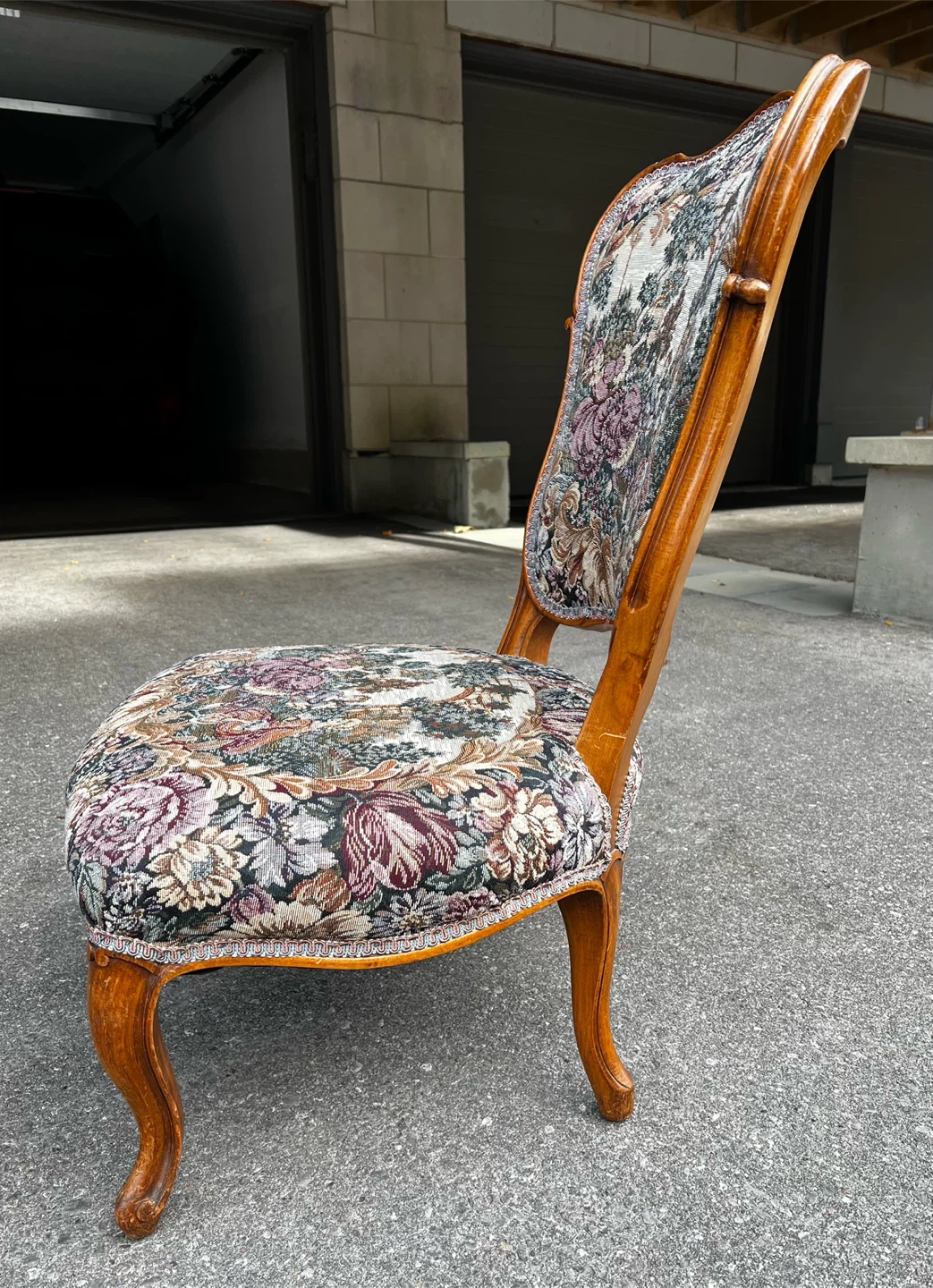 Vintage French Provincial Louis XV Style Tapestry Slipper Chair - photo 3