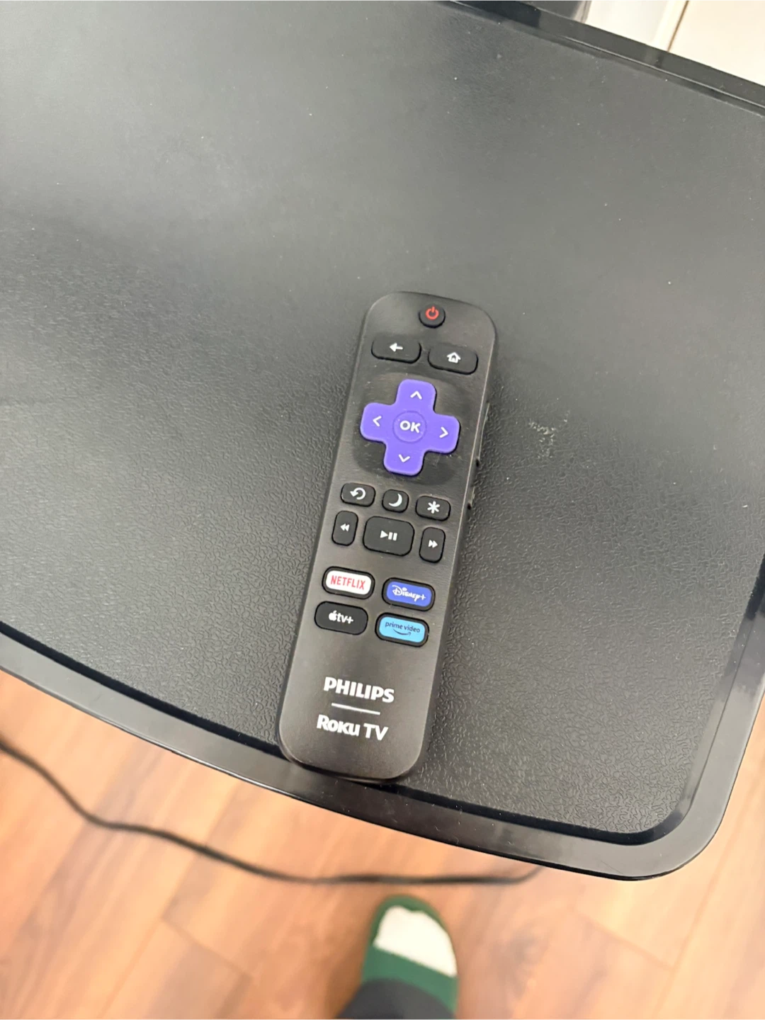 Philips 32” Roku Smart TV + TV Stand - photo 3