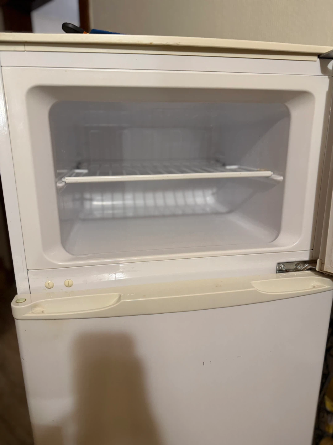 Criterion White Top-Freezer Refrigerator - photo 3